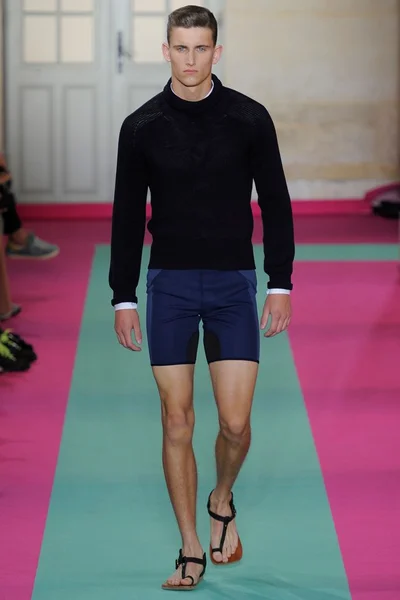 Look 7